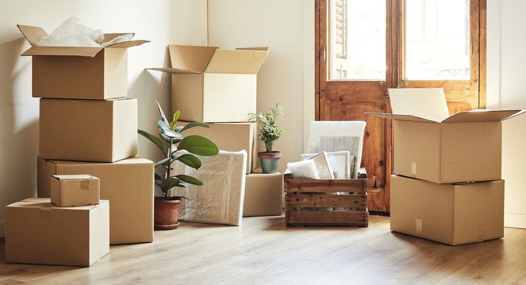 Moving Services in Dubai: Reasons for Hiring Professional Movers